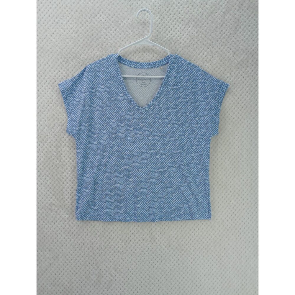 Tommy Bahama Women's Medium Blue Kauai Bay Breeze V-Neck T-Shirt